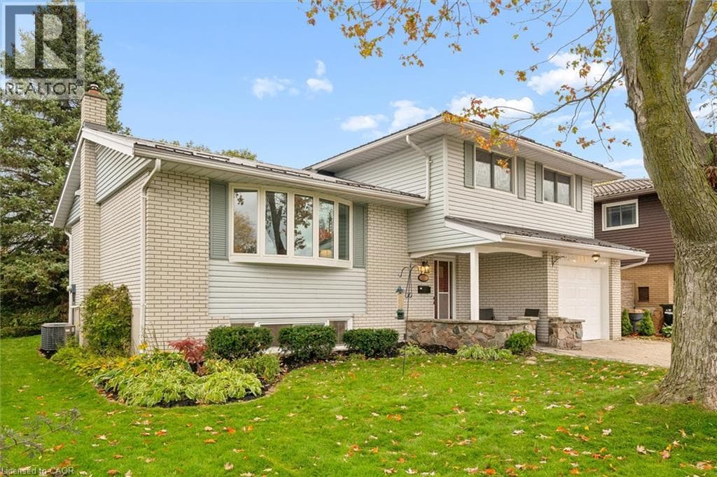 127 GAY Crescent, Kitchener, Ontario N2A2C2